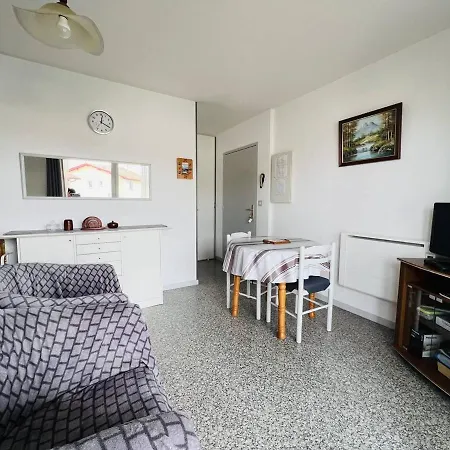 T1 Avec Balcon A Cambo-les-bains, Parking Inclus, 2 Couchages - Fr-1-495-16 * Камбо-ле-Бен