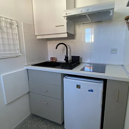T1 Calme Avec Balcon Ensoleillé, 2 Lits, Parking Sécurisé - Fr-1-495-16 Appartamento